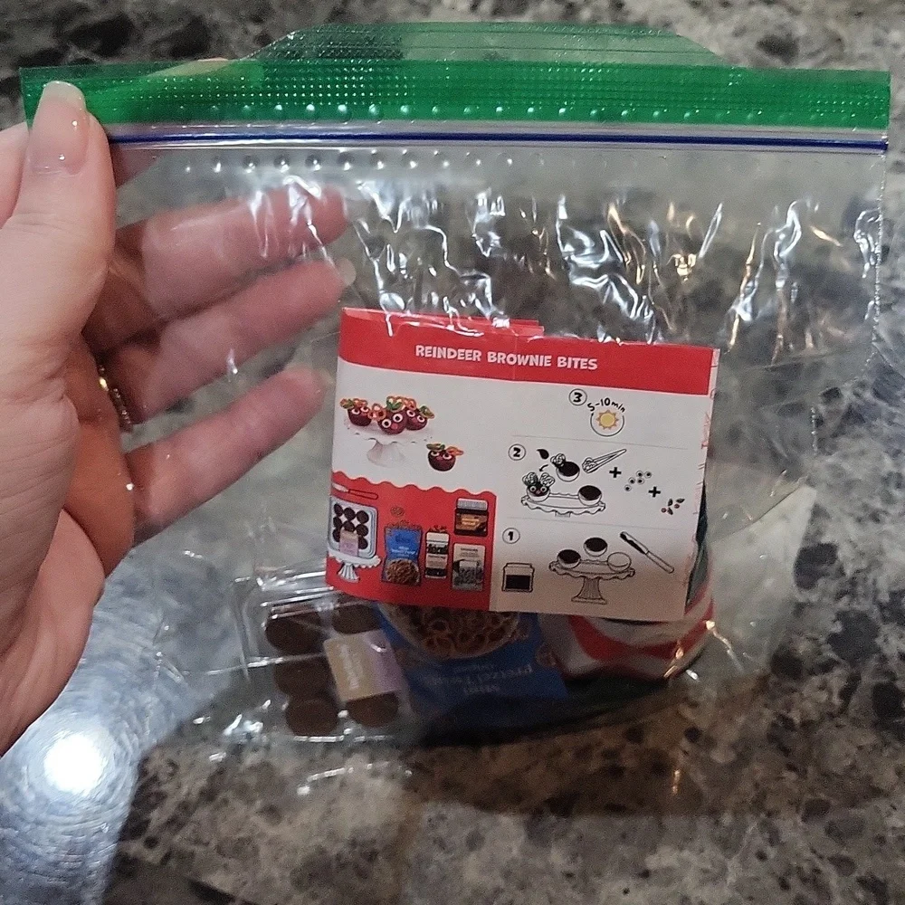 Miniverse Make It Mini Target Reindeer Brownie Bites